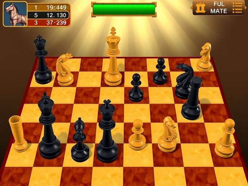 भारतीय युवा ऑनलाइन शतरंज खेलते हुए