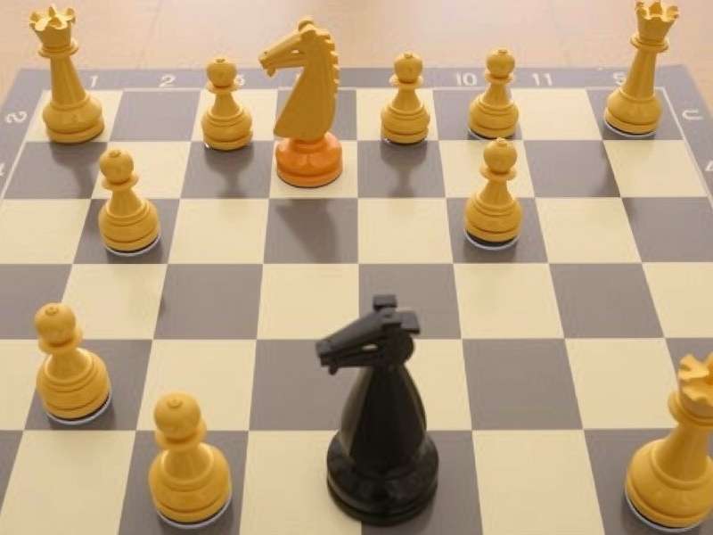 Play Chess in India – A majestic chess board with Indian heritage elements